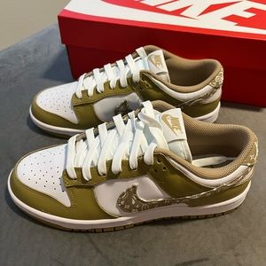 Nike Low Dunks Paisley